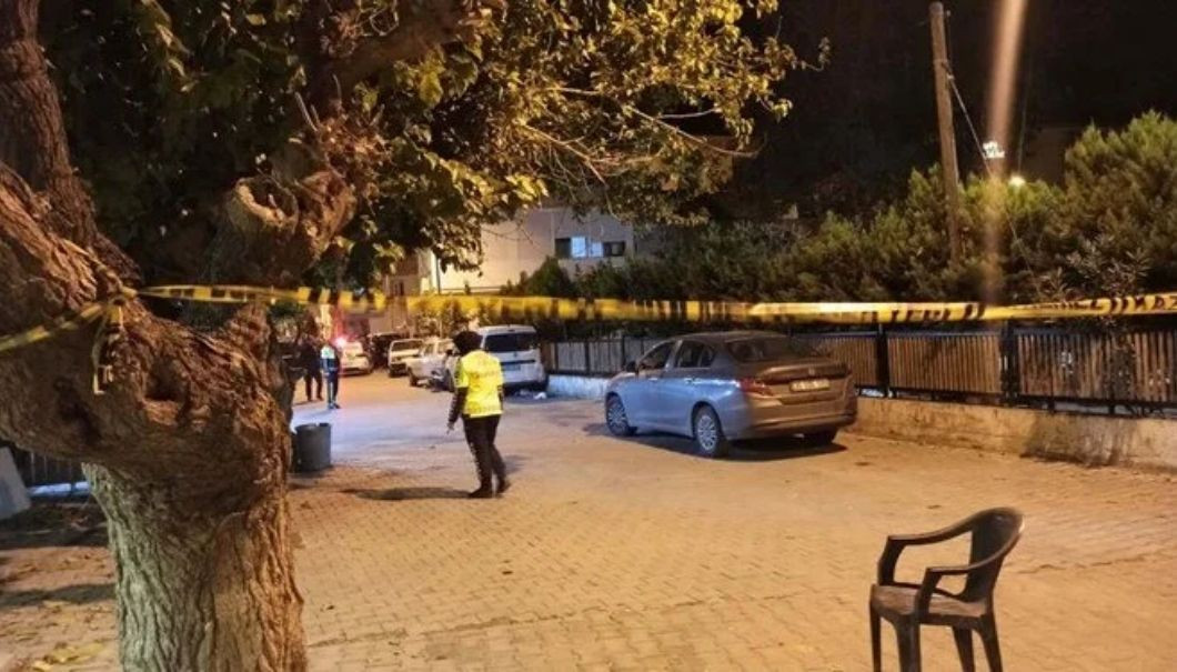 İzmir'de İhbara Giden Polislere Ateş Açıldı: 2'si Ağır 3 Polis Yaralandı!